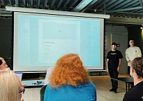 Изображение новости Проектор или LED-панель для офиса: что выбрать для конференц-зала в 2026 году?