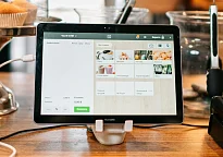 Изображение новости Кассовый аппарат, POS-терминал и ТСД: полный гайд по торговому оборудованию для бизнеса